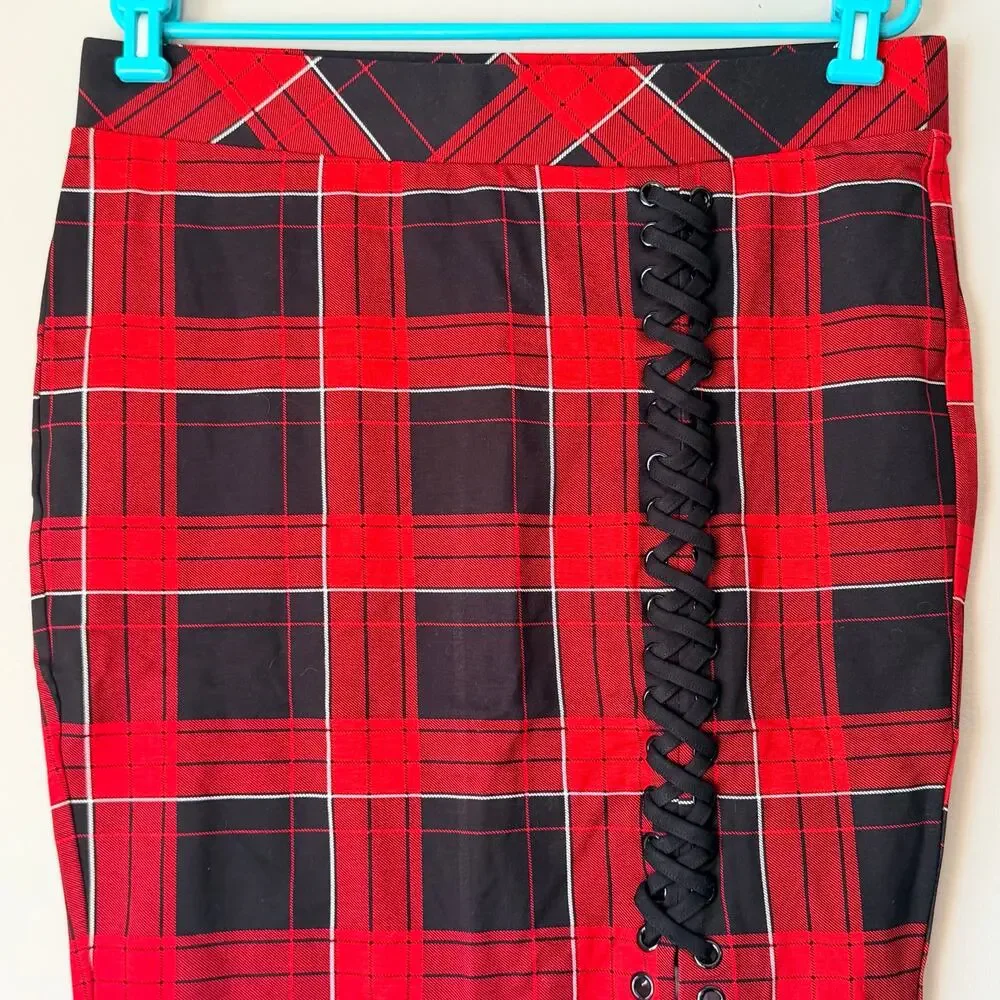 Torrid Skirt Red and Black Plaid Size 1X - Picture 5 of 11
